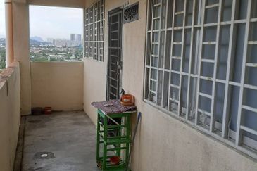 Residensi Bistaria, Ukay Bistari