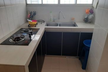 Residensi Bistaria, Ukay Bistari