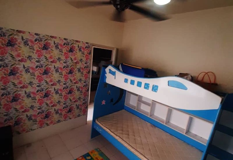 Residensi Bistaria, Ukay Bistari