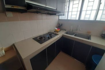 Residensi Bistaria, Ukay Bistari