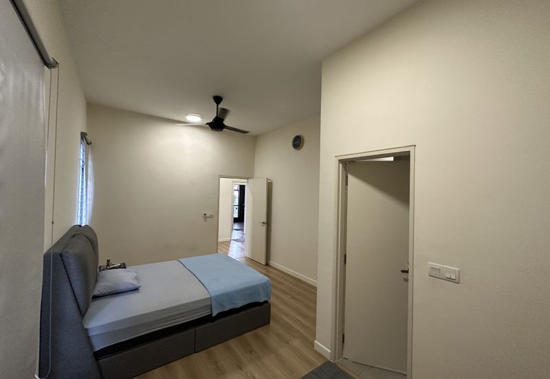 Monet Lily @ Sunsuria City