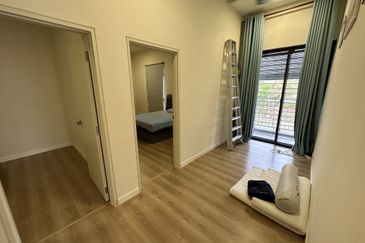 Monet Lily @ Sunsuria City