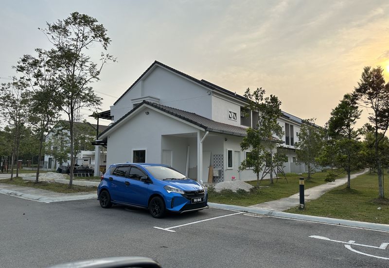 Monet Lily @ Sunsuria City