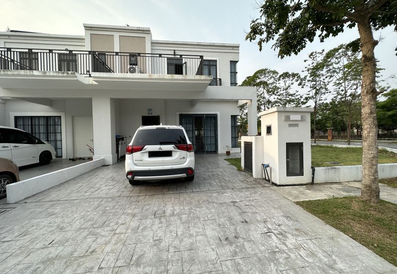 Monet Lily @ Sunsuria City