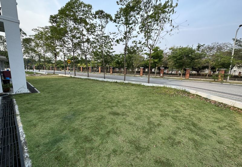 Monet Lily @ Sunsuria City