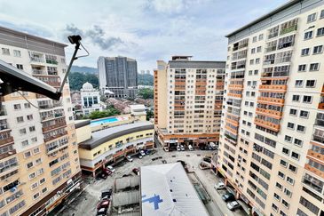 Residensi Bistaria, Ukay Bistari