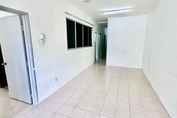 Residensi Bistaria, Ukay Bistari