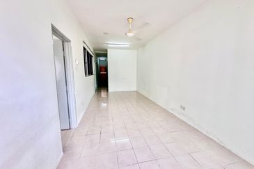 Residensi Bistaria, Ukay Bistari