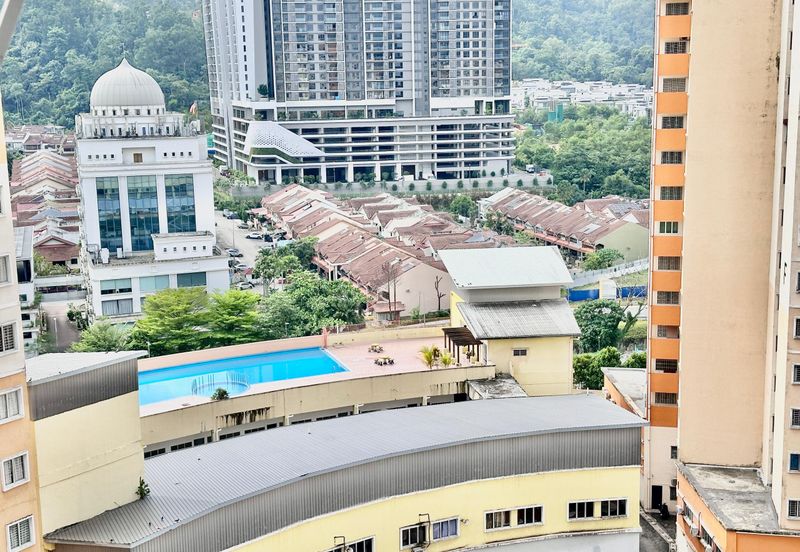 Residensi Bistaria, Ukay Bistari