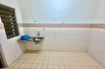 Residensi Bistaria, Ukay Bistari