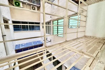 Residensi Bistaria, Ukay Bistari