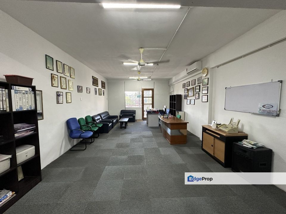 3 STOREY SHOP LOT, Kosmopleks Bandar Baru Salak Tinggi, Selangor, Sepang