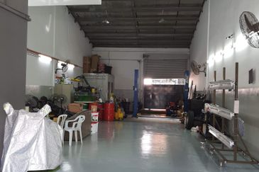 Taman Perindustrian Bukit Serdang Factory for sale