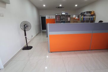 Taman Perindustrian Bukit Serdang Factory for sale