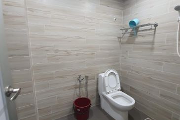 Taman Perindustrian Bukit Serdang Factory for sale