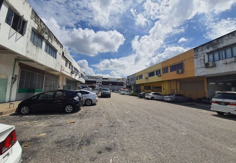 Taman Perindustrian Bukit Serdang Factory for sale