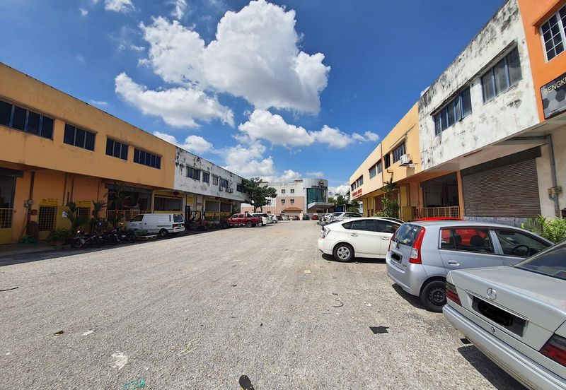 Taman Perindustrian Bukit Serdang Factory for sale