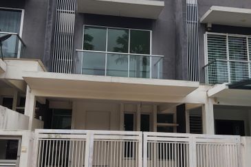 Jalan Bandar Putra Permai 4/2