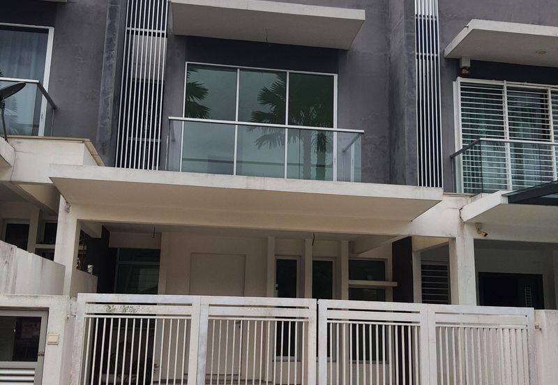 Jalan Bandar Putra Permai 4/2