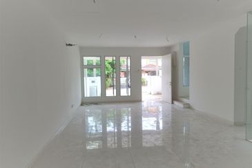 Jalan Bandar Putra Permai 4/2