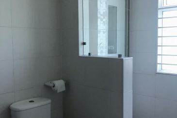 USJ HEIGHT 2.5 STOREY FOR SELL 