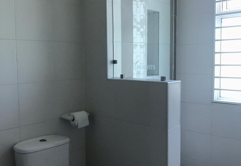 USJ HEIGHT 2.5 STOREY FOR SELL 