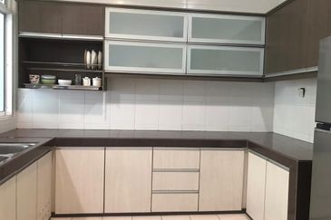 USJ HEIGHT 2.5 STOREY FOR SELL 