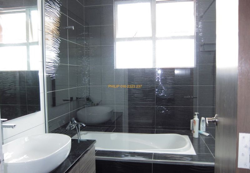 Pinggiran Putra Taman Equine