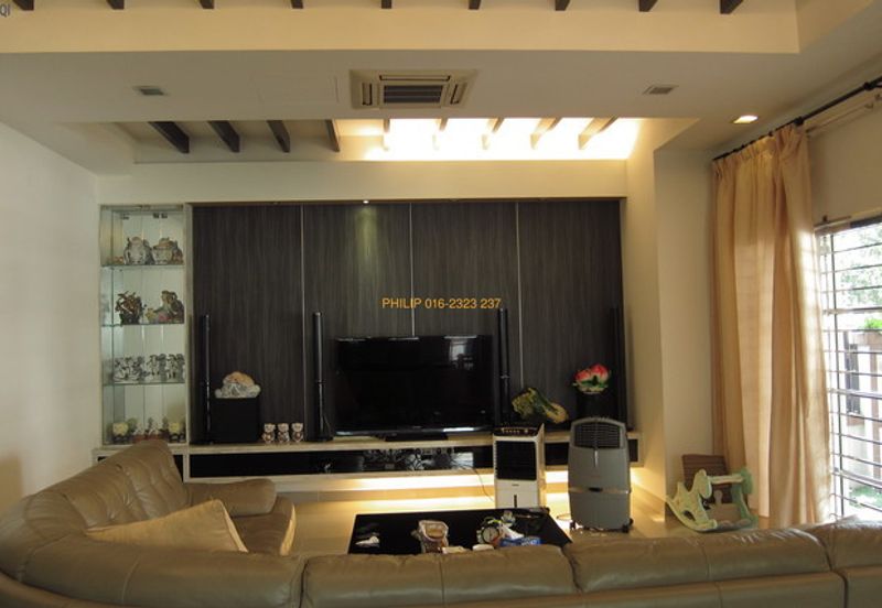 Pinggiran Putra Taman Equine