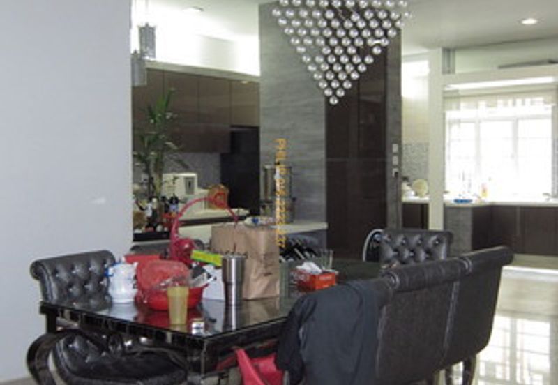 Pinggiran Putra Taman Equine