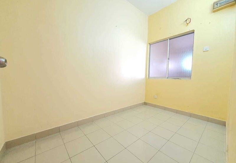 Taman Pinggiran Putra