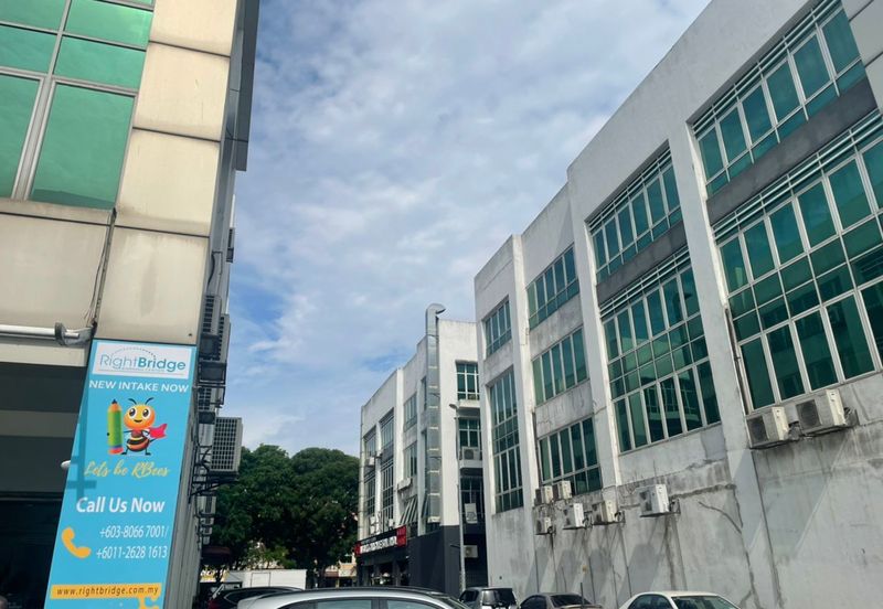 Bandar Puteri Puchong 4 Storey Shop Lot for Sales