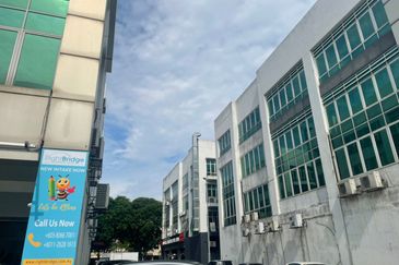 Bandar Puteri Puchong 4 Storey Shop Lot for Sales