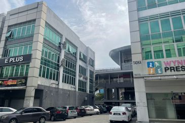 Bandar Puteri Puchong 4 Storey Shop Lot for Sales