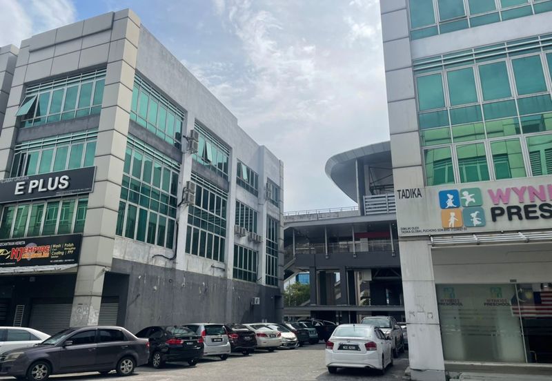 Bandar Puteri Puchong 4 Storey Shop Lot for Sales