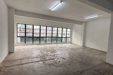 Bandar Puteri Puchong, 3 Unit Adjoining G Floor Shop Lot