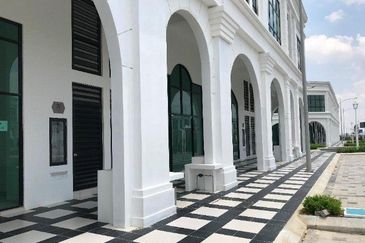 Ivoris @ Eco Majestic