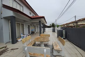 Taman Pinggiran Putra