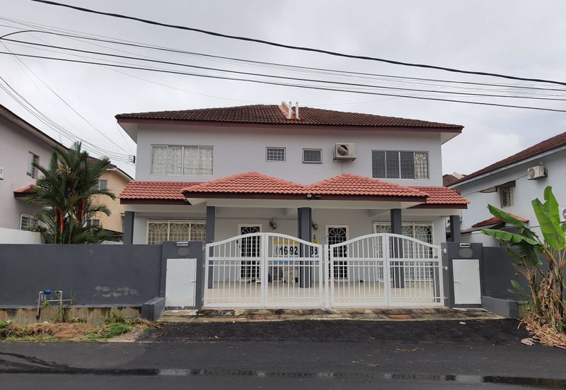 Taman Pinggiran Putra