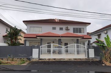 Taman Pinggiran Putra