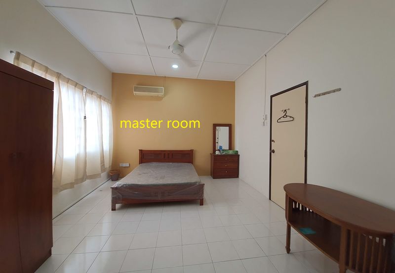 Taman Pinggiran Putra