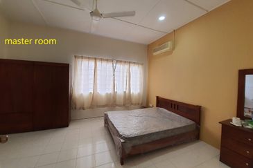 Taman Pinggiran Putra