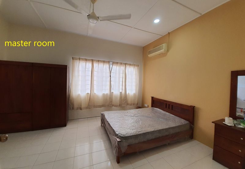 Taman Pinggiran Putra