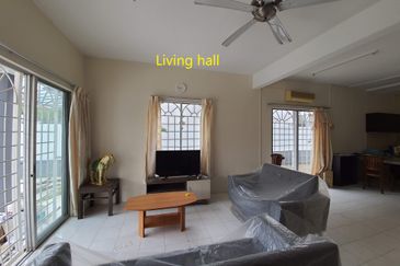 Taman Pinggiran Putra