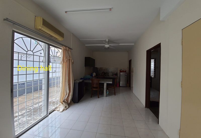 Taman Pinggiran Putra