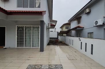 Taman Pinggiran Putra