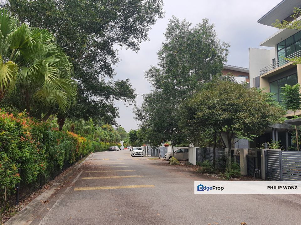 Taman Putra Prima 3 Storey SEMI-D For Sale { THE PLACE GIVE YOU PEACE OF MIND }, Selangor, Puchong