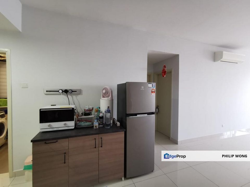 Sfera Residance Taman Equine Established neighborhood surrounding business centra and 50 m to MRT, Selangor, Seri Kembangan