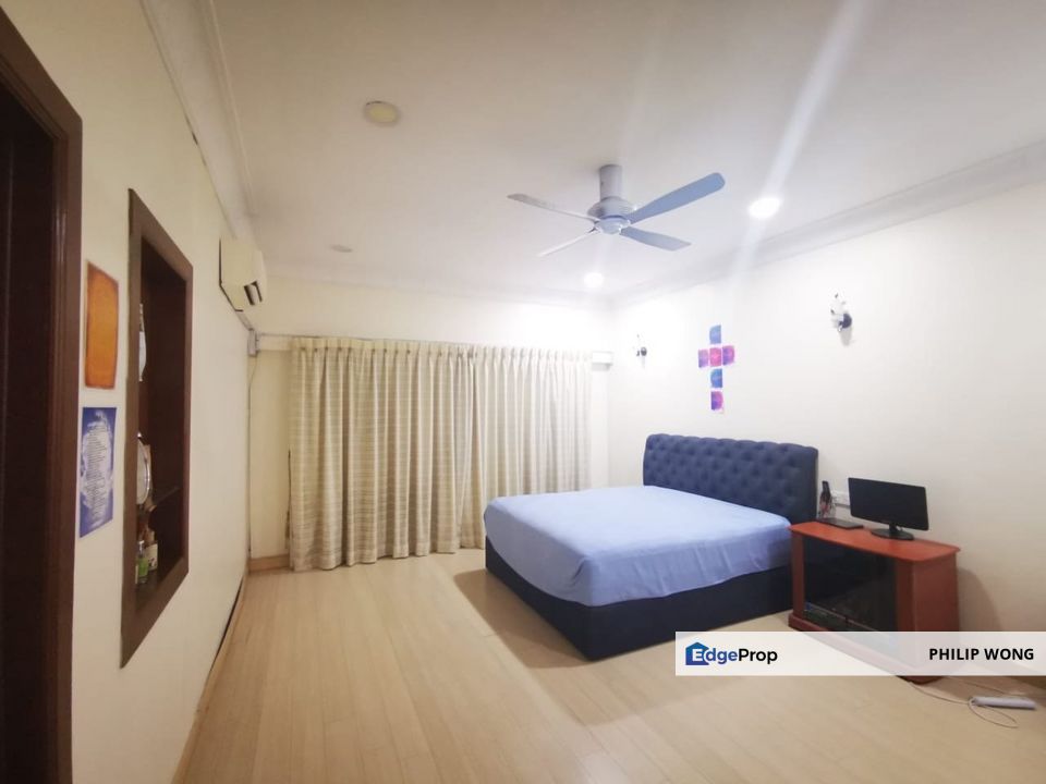 Bandar Utama 10 two and the half storey house for Sales, Selangor, Petaling Jaya