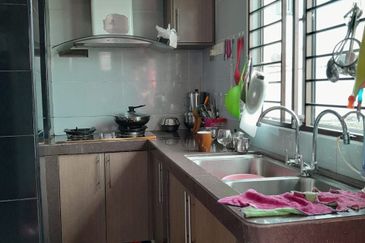 Jalan Puchong Utama 10/1 